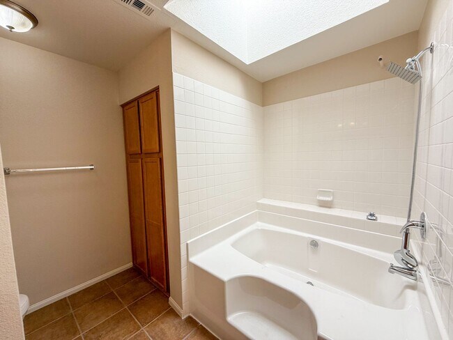 Building Photo - Bright & Furnished 2-Bedroom, 2-Bath Condo with Poolside Views