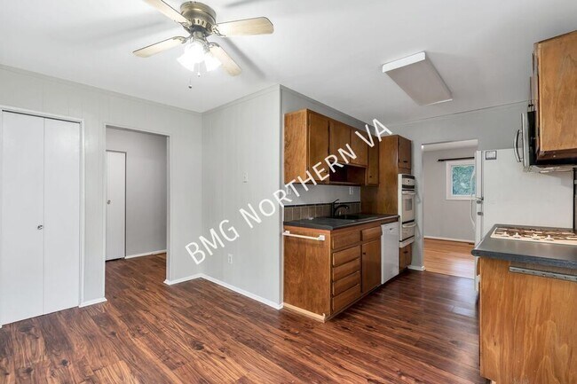 Building Photo - 8316 Carnegie Dr