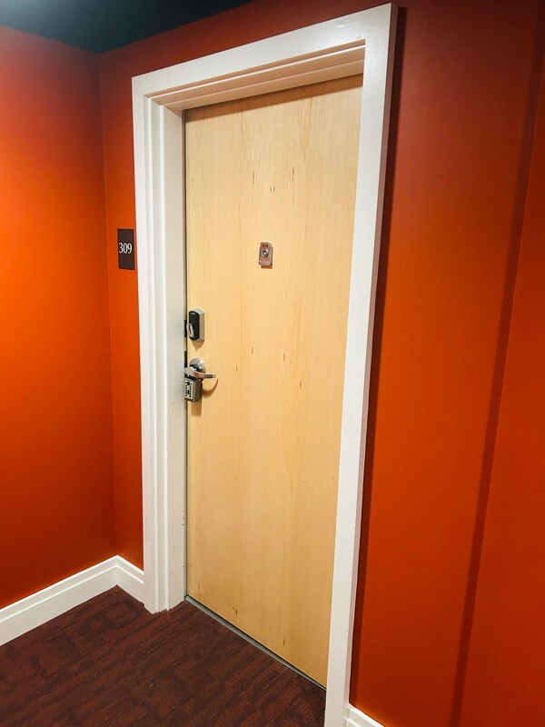 Building Photo - 550 New Holland Ave