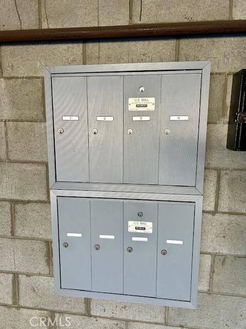 Building Photo - 5821 Sylmar Ave