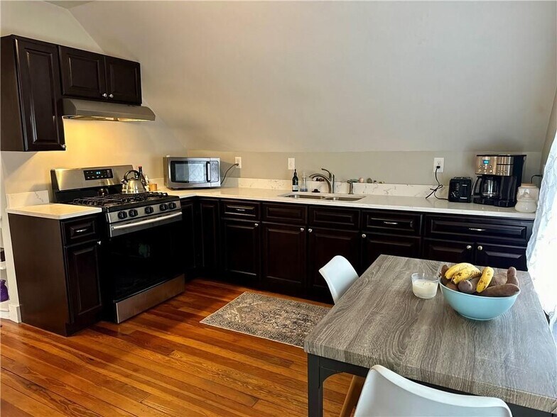 Building Photo - 1003 Narragansett Blvd