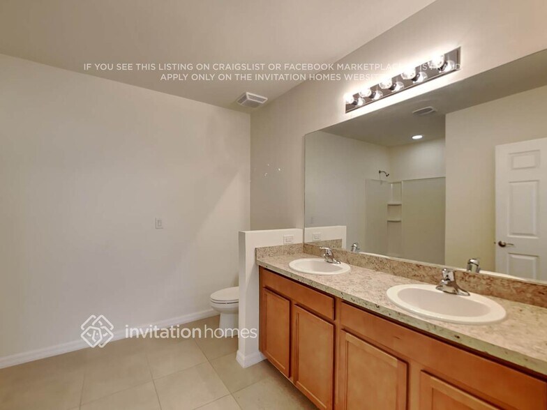 Building Photo - 10688 Crossback Ln