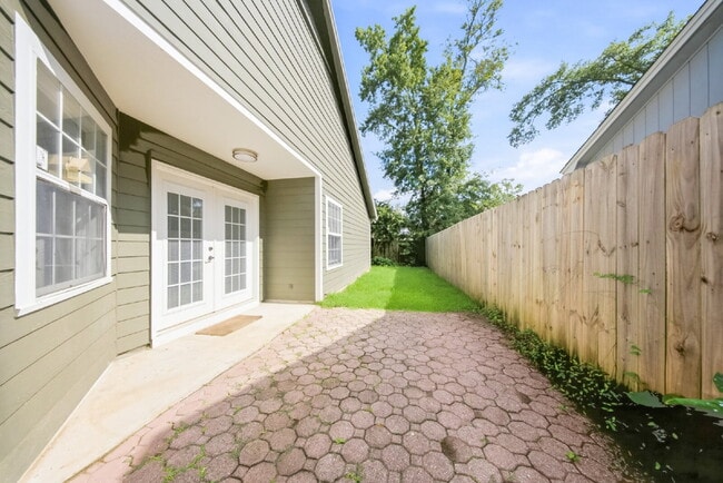 Building Photo - Beautifully Renovated 3BR/2BA Home with Fireplace, Fenced Yard & Garage in Timber Lake!