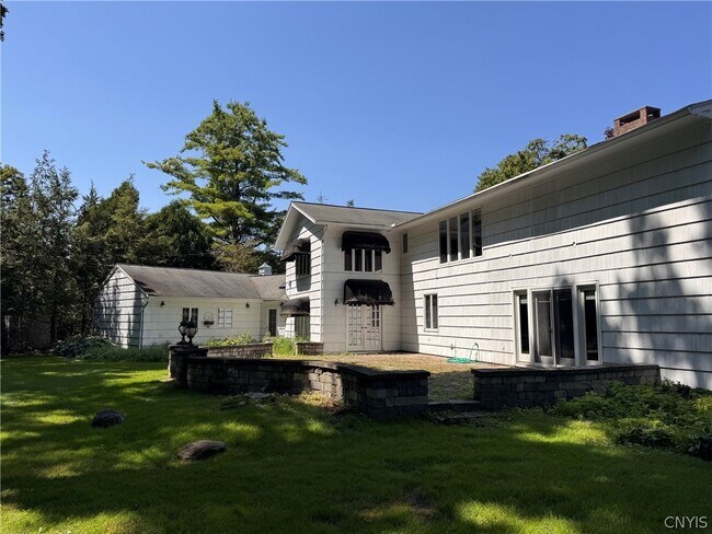 Building Photo - 112 Old Farm Rd