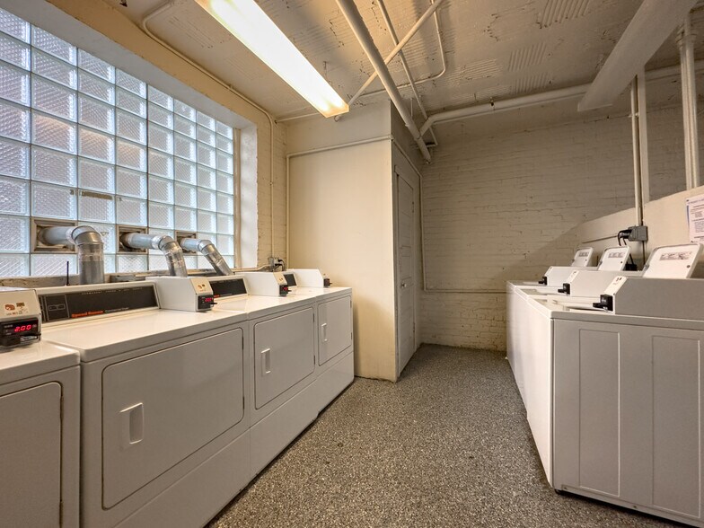 Building Photo - 1742 N Humboldt Blvd