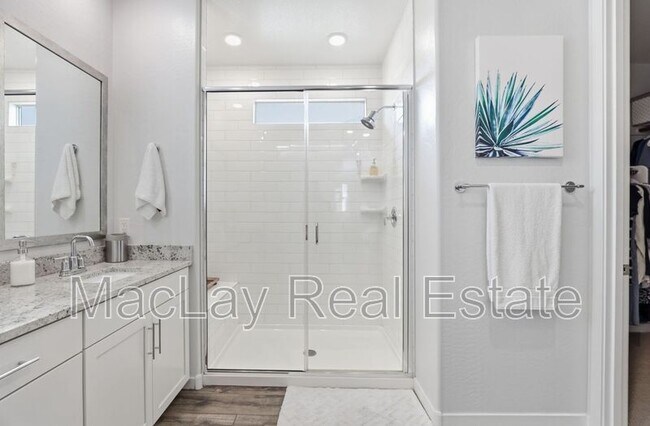 Building Photo - 1166 E Weatherby Way