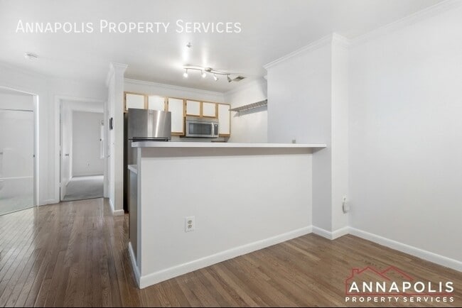 Building Photo - 10 Greystone Ct