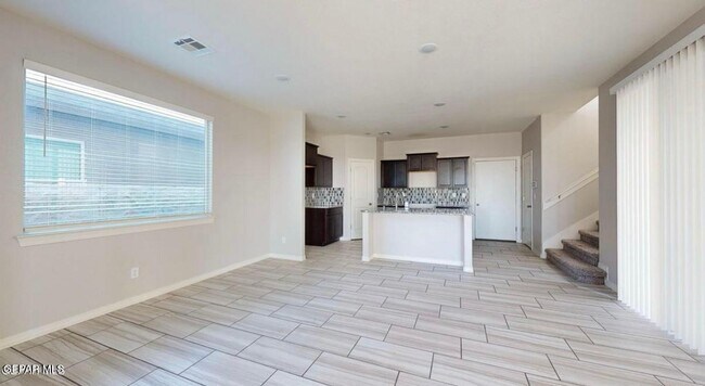 Building Photo - 14925 Pebble Hills Blvd