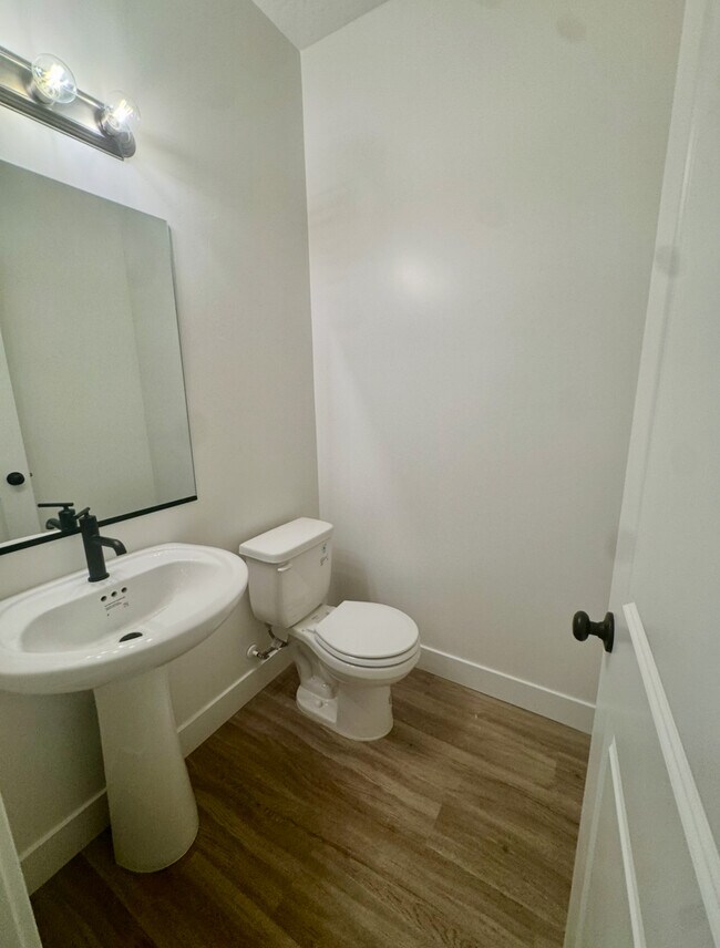 Building Photo - 5709 S Weehawken Ln
