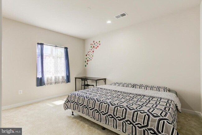Building Photo - 41355 Tarragon Leaf Dr