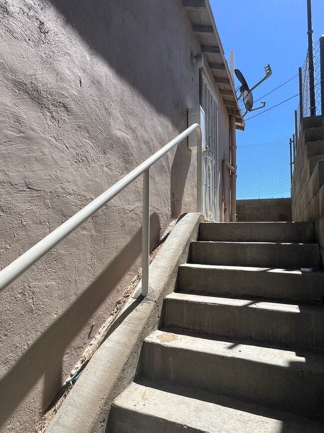 Building Photo - P026