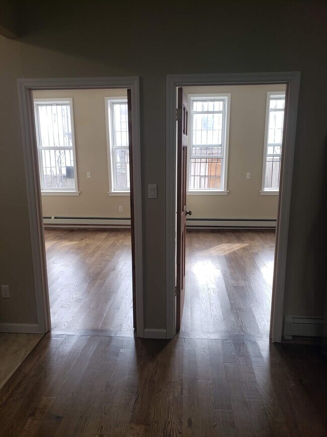 Building Photo - 836 48th St