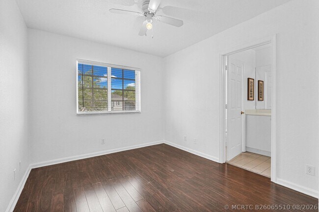 Building Photo - 1427 NW 34th Way