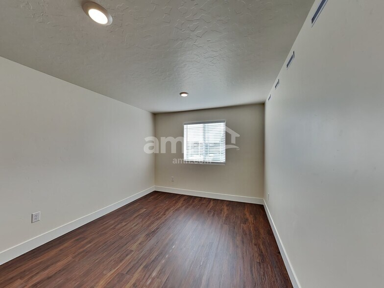 Building Photo - 4113 Keklik Ave