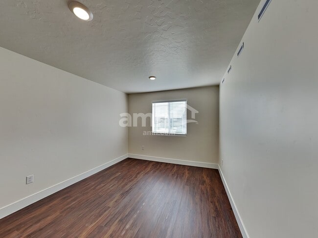 Building Photo - 4113 Keklik Ave