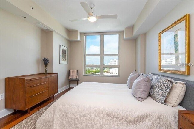 Building Photo - 1350 Main St