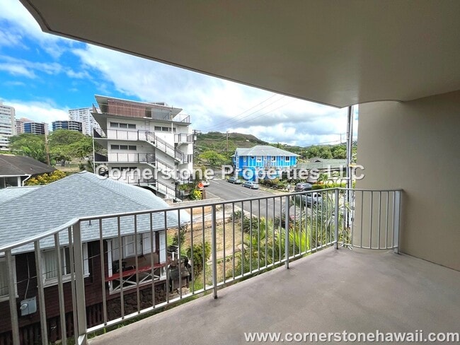 Building Photo - 1650 Piikoi St