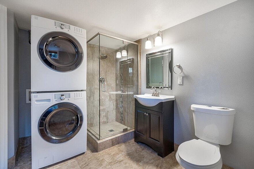 Building Photo - Chic Alberta apartment near Portland Farmers Market