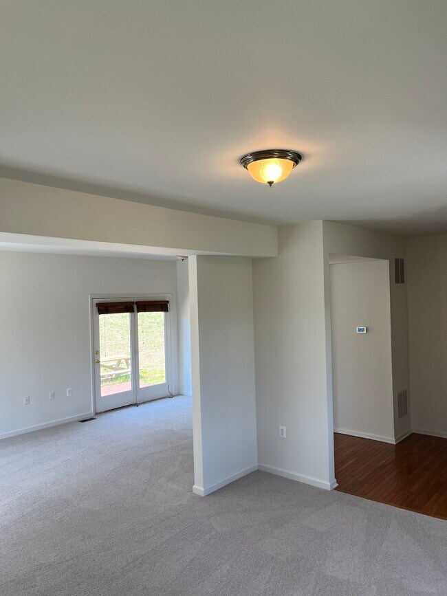 Building Photo - 5447 Rallywood Farm Ln