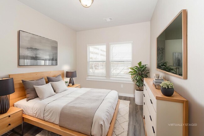 Building Photo - 309 N Centro Cir