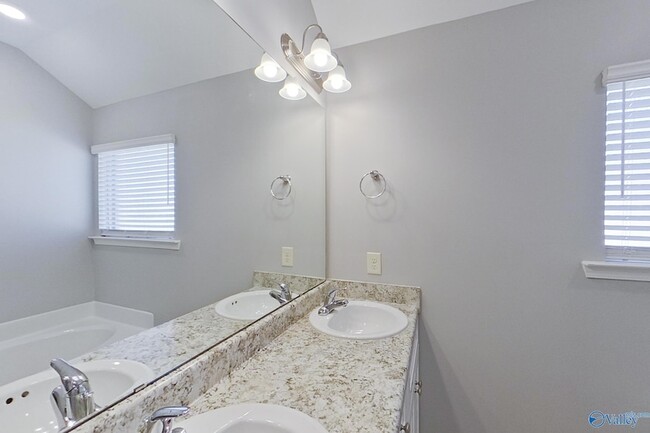 Building Photo - 107 Dawson's Ml Dr