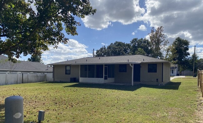 Building Photo - 5 Teak Loop Ln