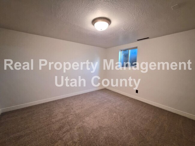 Building Photo - Beautiful Orem Home New Paint and Flooring