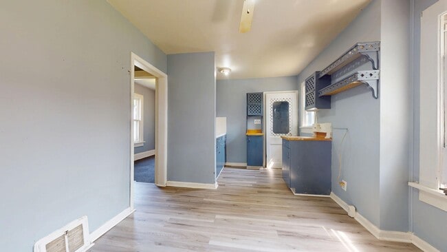 Building Photo - Cute ranch in Mansfield!