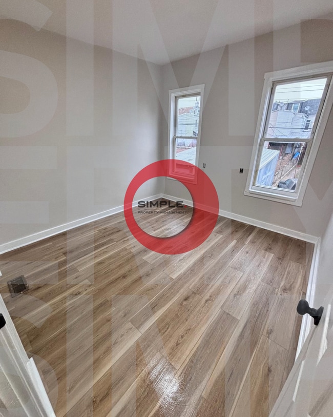 Building Photo - Cozy 2 bedroom house fully renovated