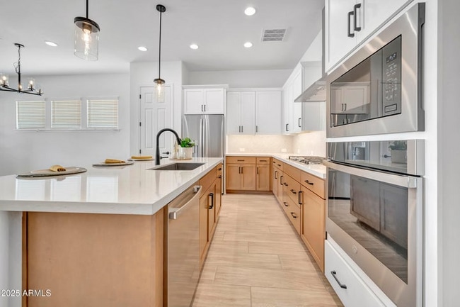 Building Photo - 19321 W Luke Ave