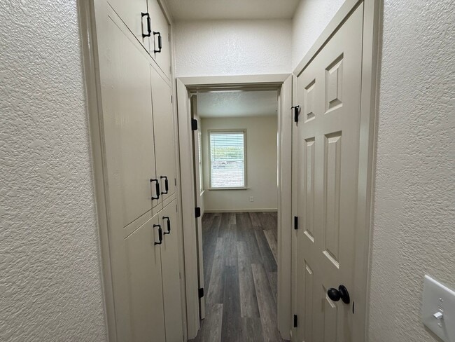 Building Photo - Newly remodeled country home!