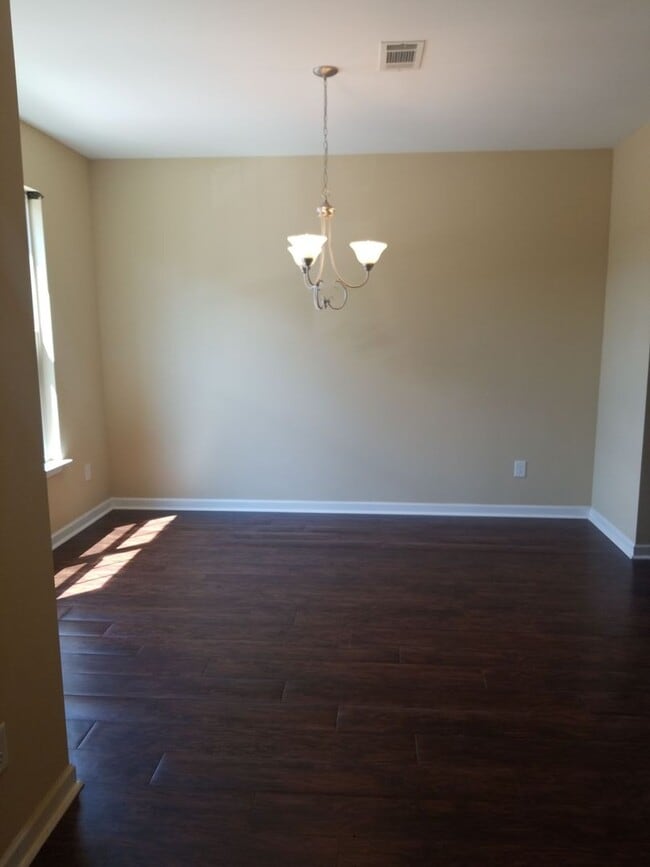 Building Photo - 3008 Bonnes Dr