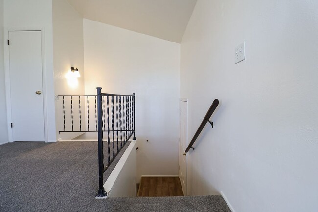 Building Photo - Loveland 2BR with Laundry and Balcony