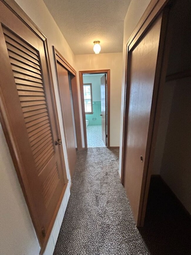 Building Photo - Beautiful 2 Bedroom Apartment in the heart...