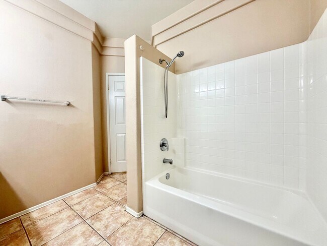 Building Photo - Wonderful 4 bedroom Single Story Murrieta Home (COMING SOON)