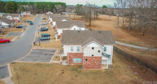 Building Photo - 1216 Sadie Dr