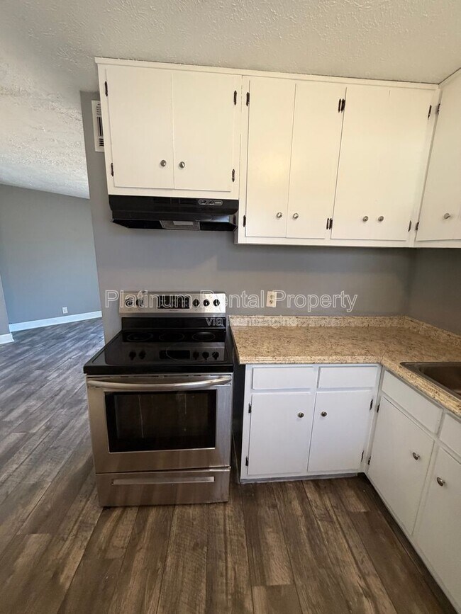 Building Photo - 1502 Waverly Way