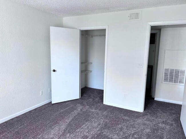 Building Photo - 1 Bed / 1 Bath at Lexington Place, Orlando