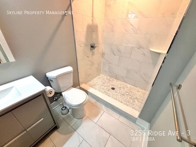 Building Photo - 3255 Ridge Ave