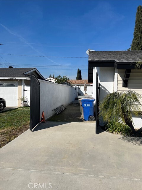 Building Photo - 20935 Divonne Dr