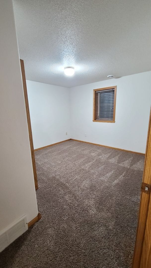 Building Photo - 5 Bedroom, 3 Bath - Triple Garage - Fenced yard Home