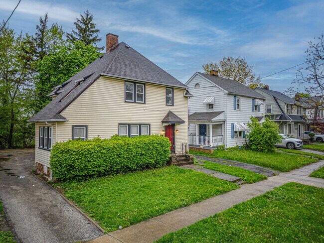 Building Photo - Single Family Home