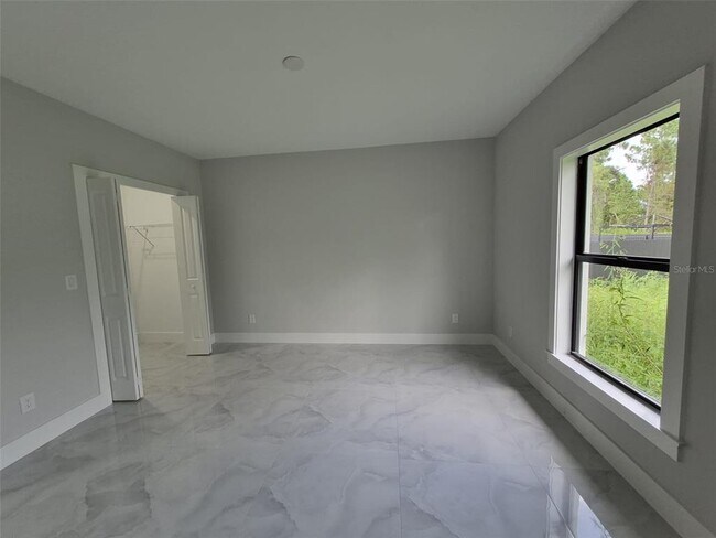Building Photo - 445 Wickham Ave S