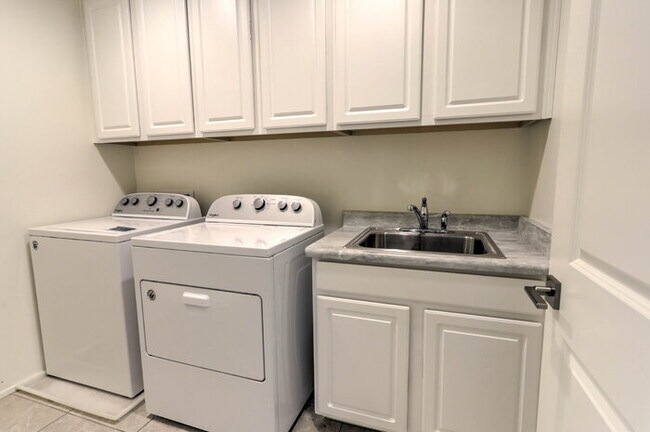 Building Photo - $750.00 MOVE-IN CREDIT TOWARDS FIRST MONTH RENT!!!!! Rancho Sahuarita