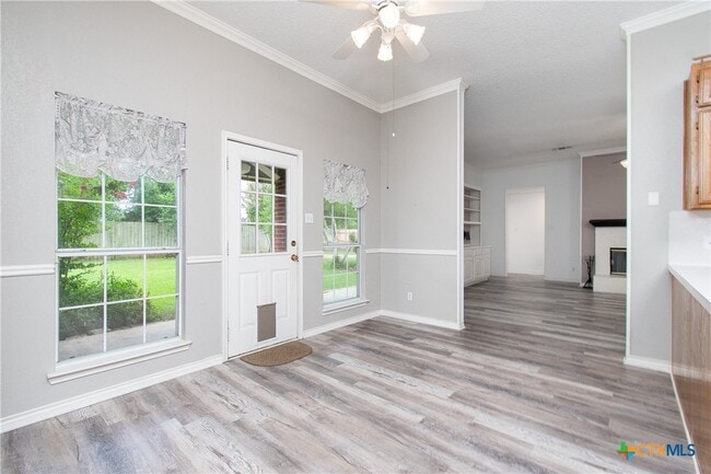 Building Photo - 524 Neches St