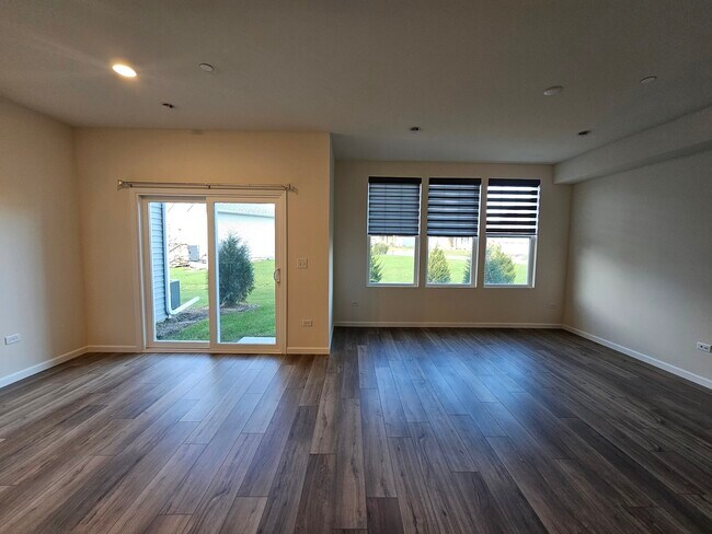 Building Photo - 5954 Hawkweed Dr