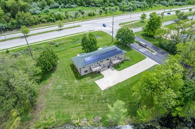 Building Photo - GEORGETOWN Duplex - SW Columbia – 3 Bed, 3...