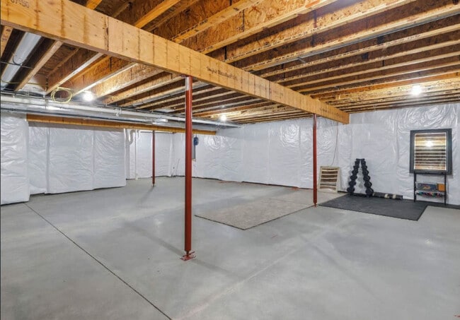 Building Photo - 1 Country Club Ct