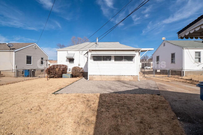 Building Photo - 8118 Blanchard Dr