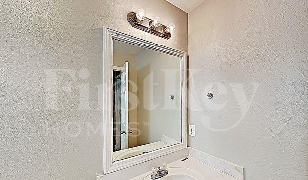 Building Photo - 2932 La Estancia Ln